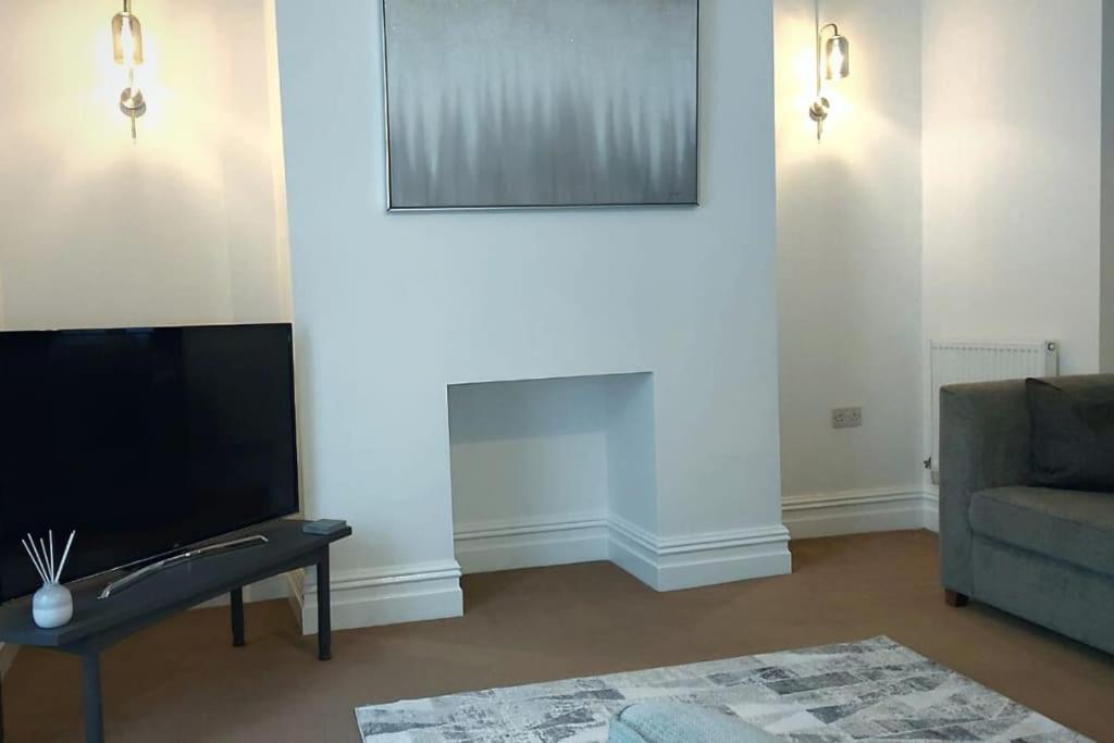 Stylish Apartment In City Centre With Parking Preston  Esterno foto